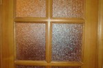 Замена рифленого стекла в межкомнатных дверях