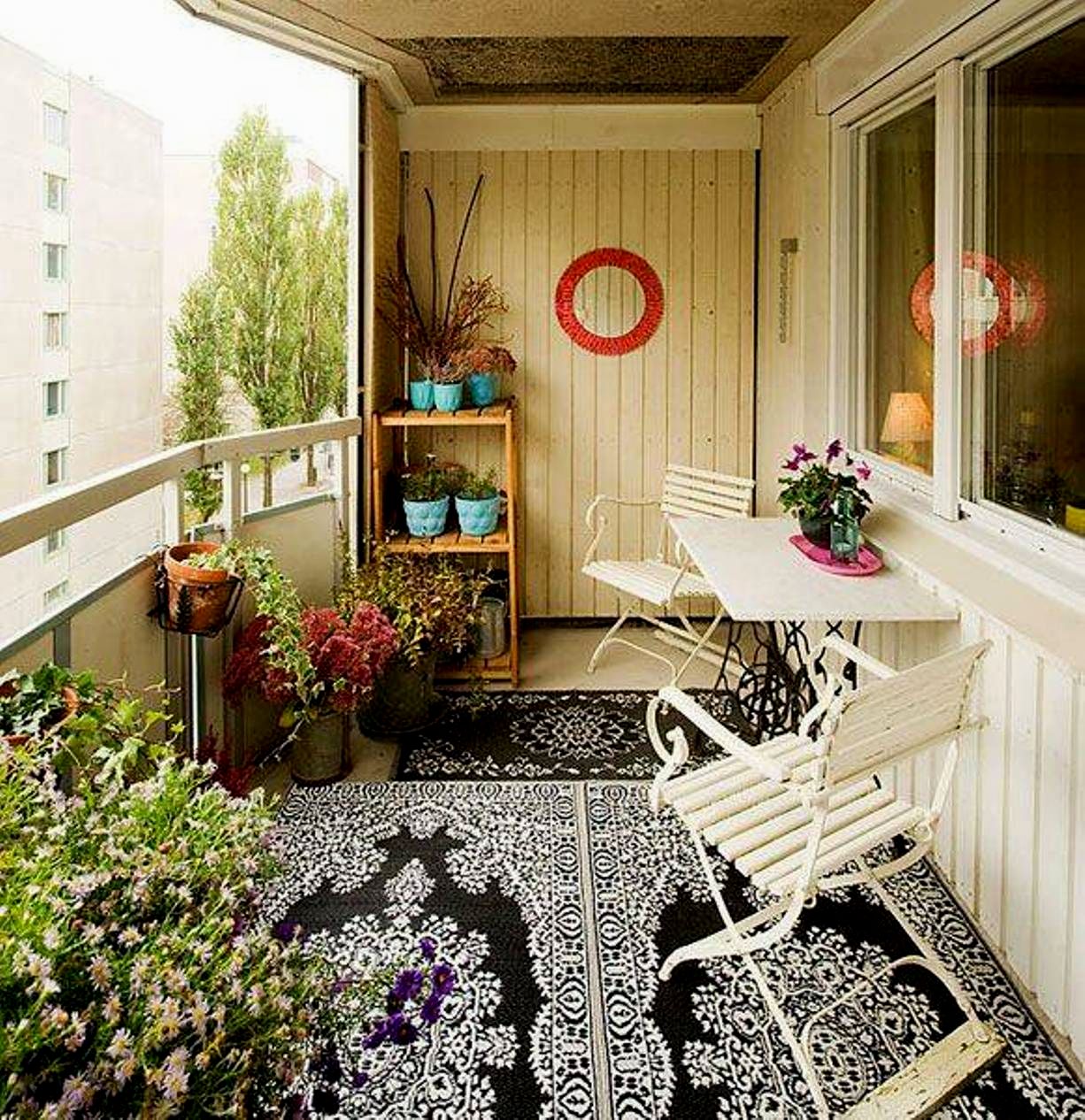 attractive-ideas-for-balcony-wall